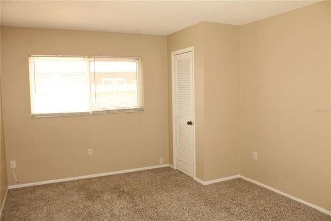 Building Photo - 4215 18th Ave Dr W