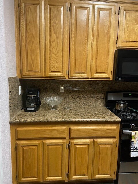 Building Photo - 8113 Laguna Brook Way