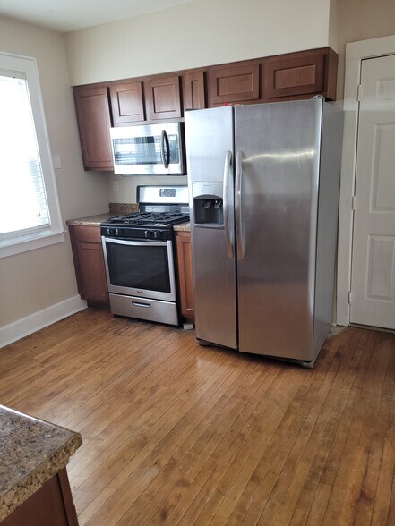 Primary Photo - 241 Nichols Ave