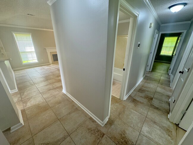 Building Photo - 9040 Pepper Hollow Ct
