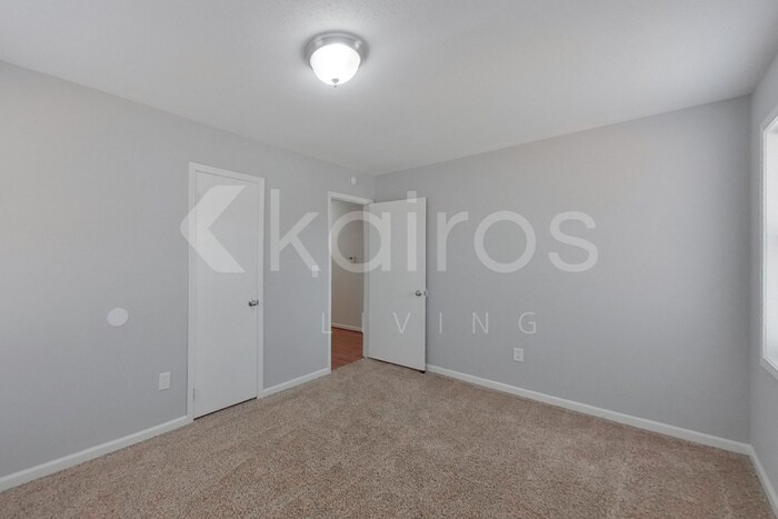 Building Photo - 3011 Walker St