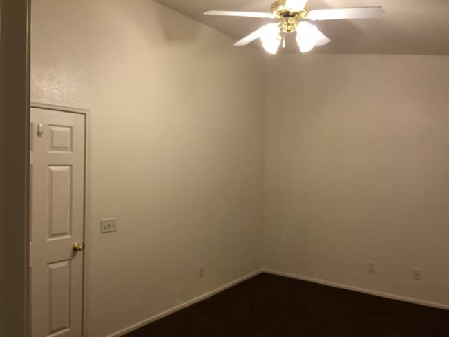 Building Photo - 2052 Jade Creek St