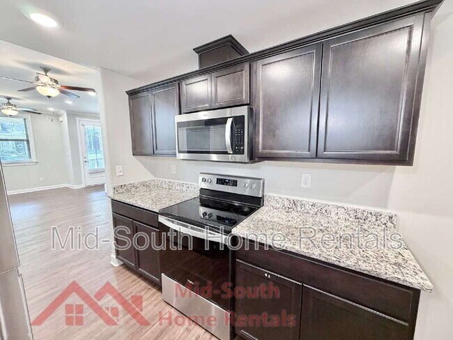 Building Photo - 82 N Rembert St