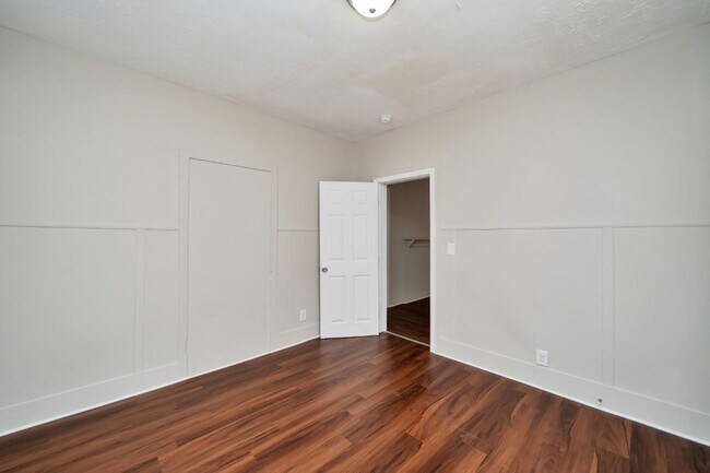 Building Photo - ? Adorable Bungalow Home in Highly Desirab...