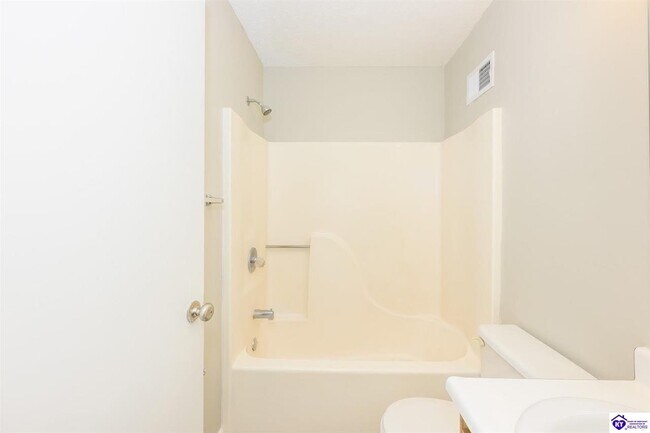 Building Photo - 173 Creekvale Dr