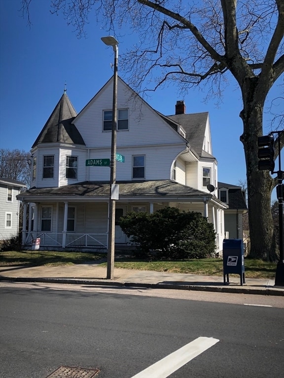 Building Photo - 1122 Adams St