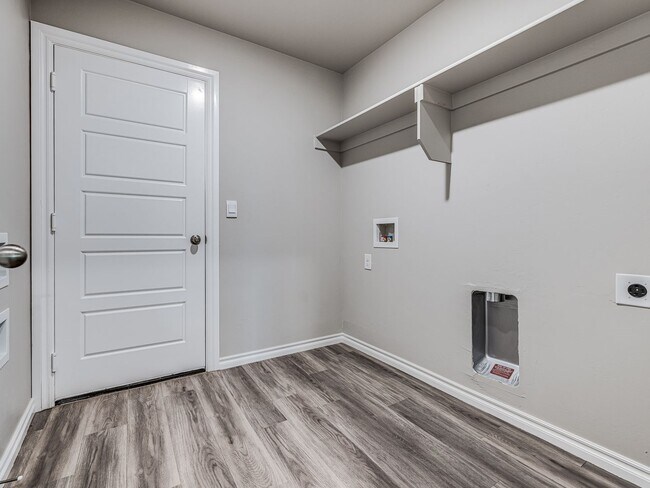 Building Photo - Beautiful brand new home + Deer Creek Schools + 4 bedrooms