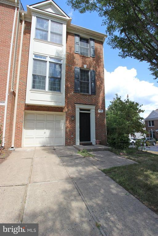 Primary Photo - 11799 Valley Ridge Cir