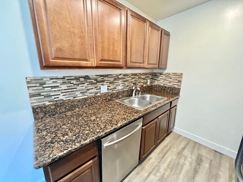 Building Photo - 3608 Keystone Av