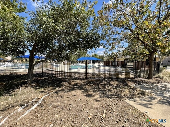 Building Photo - 3208 Clinton Pl