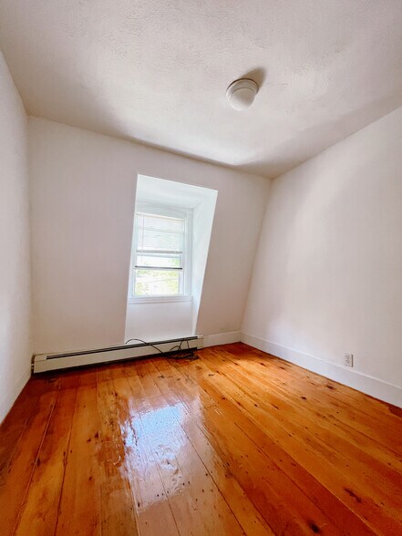 Building Photo - 108 Pearl St