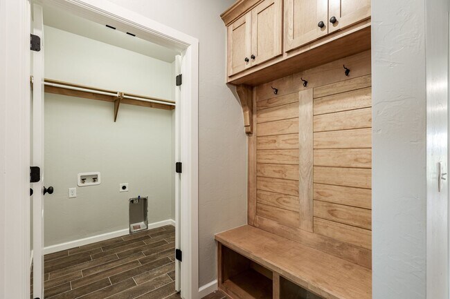 Building Photo - 634 Juniper St