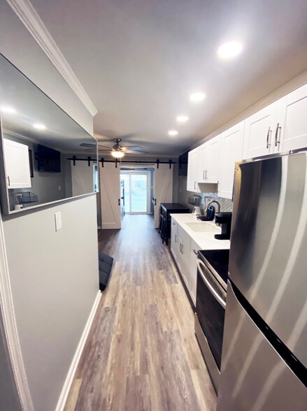 Building Photo - 504 Robin Dr