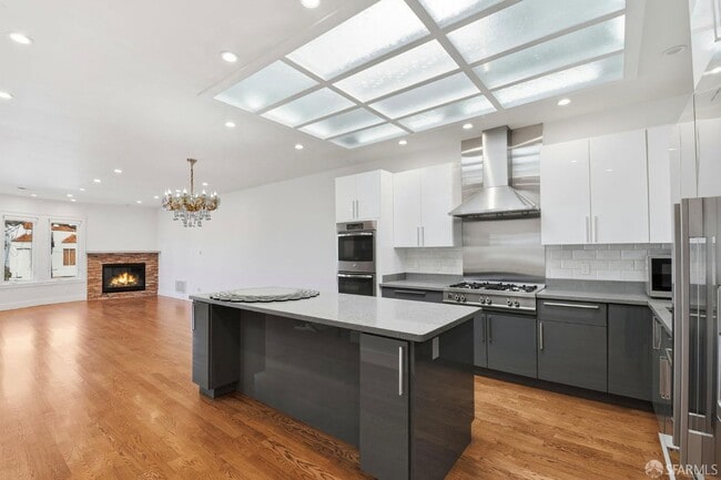 Building Photo - 526 Silver Ave