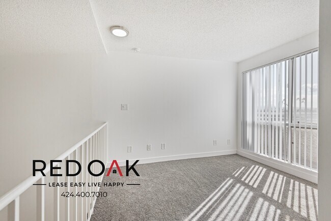 Building Photo - 8430 Cedros Ave