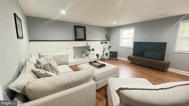 Building Photo - 12826 Camellia Dr