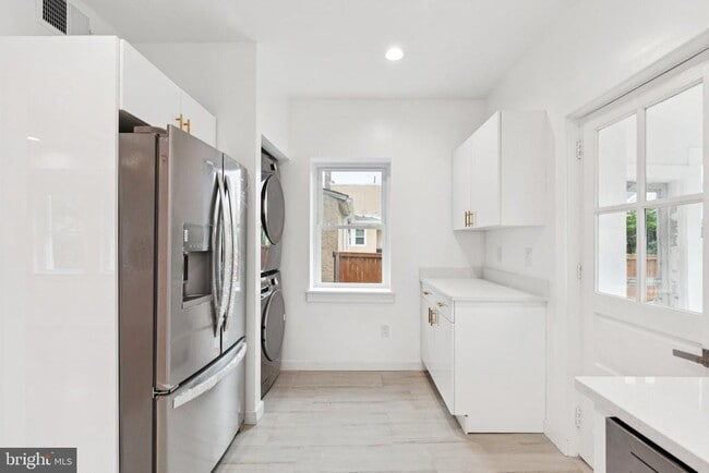 Building Photo - 65 Limekiln Pike