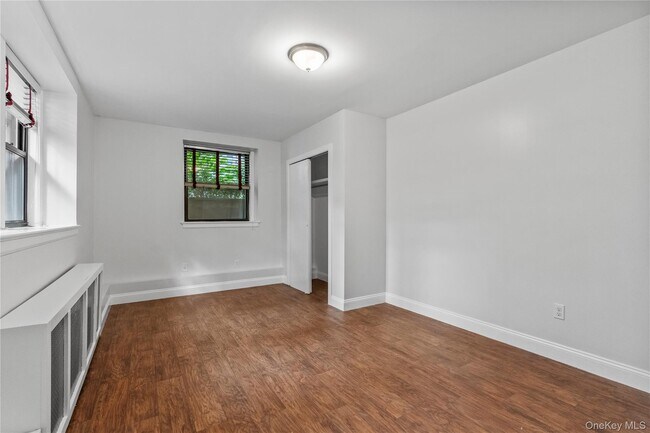 Building Photo - 232 Martine Ave