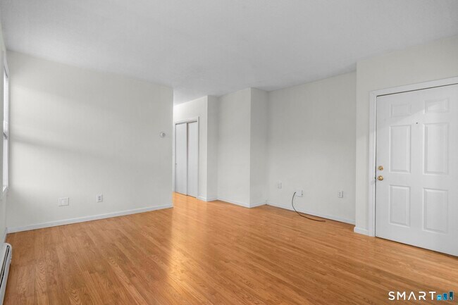 Building Photo - 18 Kelley St