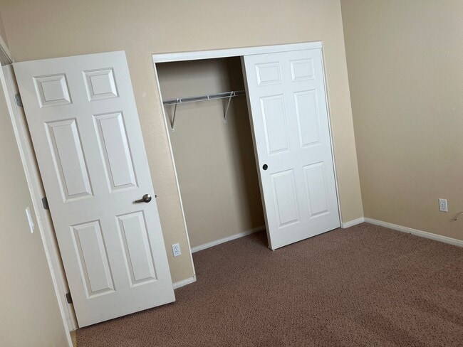 Building Photo - COVENTRY ANTHEM SINGLE STORY HOME!!