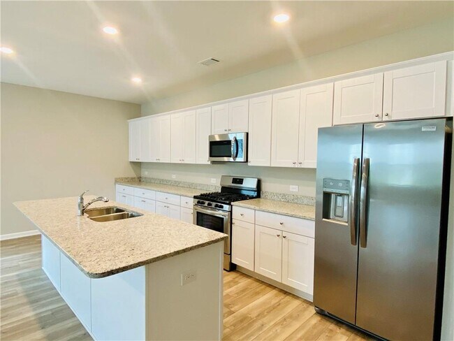 Building Photo - 4412 Grosbeak Dr