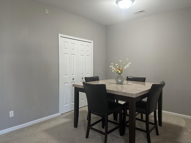 Building Photo - 1078 W Summerfield Gln Cir