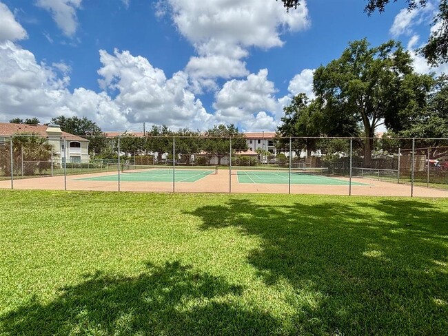 Building Photo - 3250 S Semoran Blvd