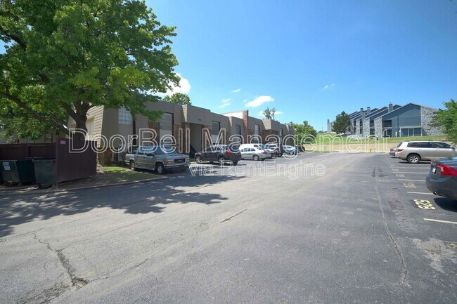 Building Photo - 4316 E 67th St