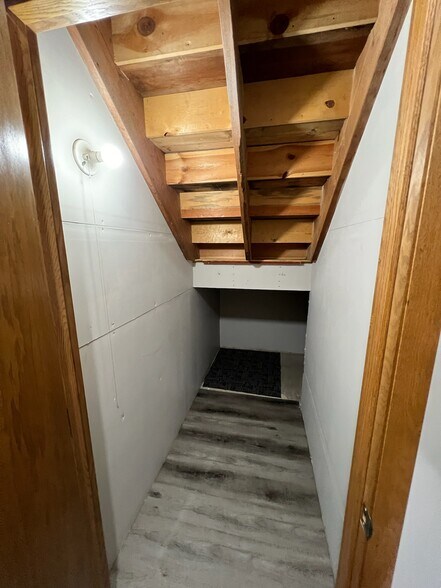 Building Photo - 113 Edwards St