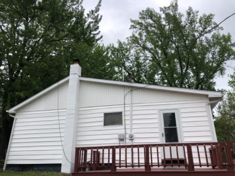 Building Photo - 133 Lakeside Dr