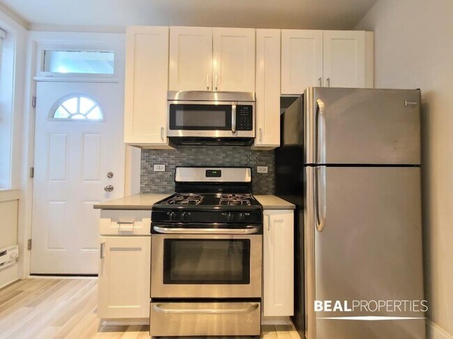 Building Photo - 2 bedroom in CHICAGO IL 60647