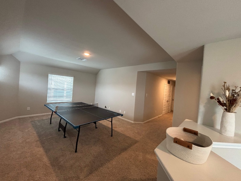 Building Photo - 14031 Chinook Dr