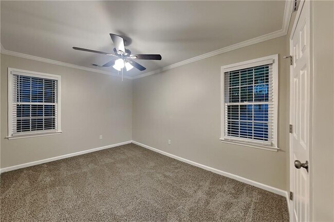 Building Photo - 3002 Mulberry St