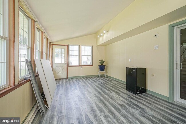 Building Photo - 308 Valley Run Dr