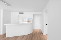 Building Photo - 2655 Collins Ave