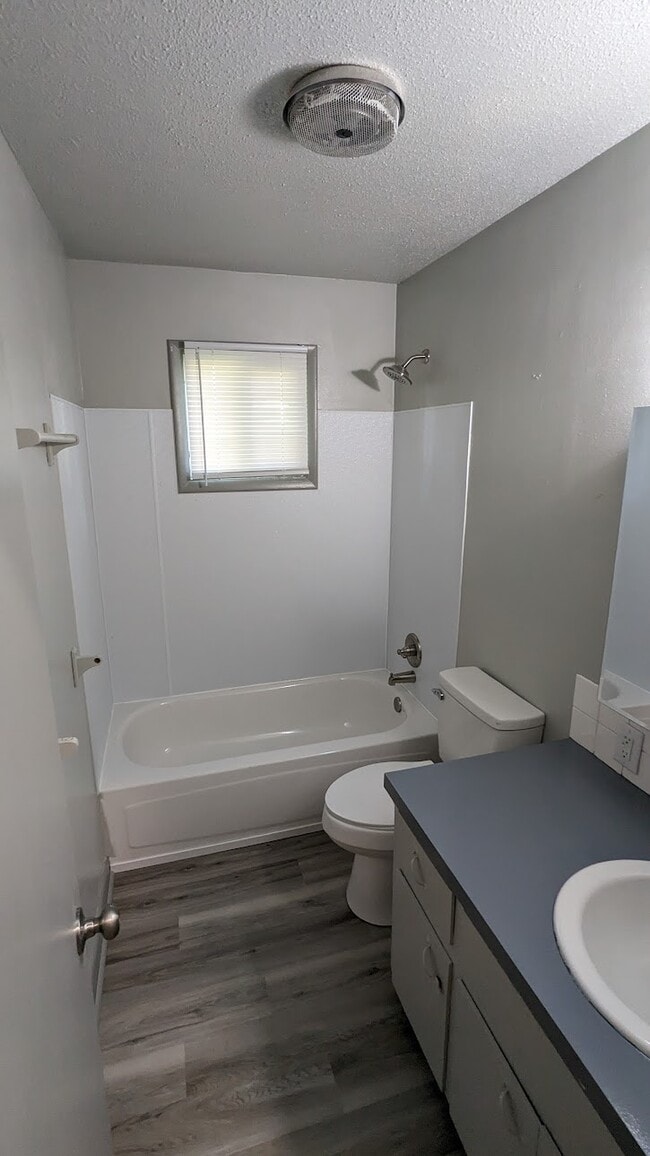 Building Photo - 220 Sulphur St