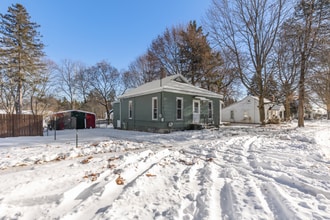 Building Photo - 210 New St