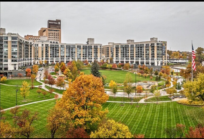 Building Photo - 3000 Farnam St