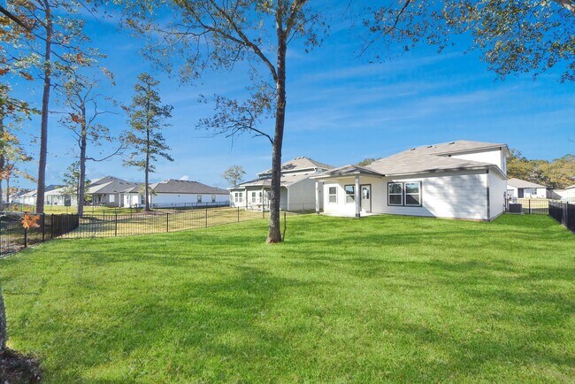 Building Photo - 473 Shoreview Dr