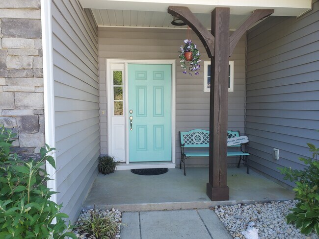 Building Photo - 148 Poplar Branch Way