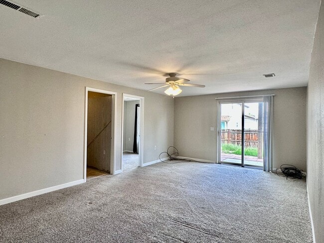 Building Photo - Conveniently Located Home in East Quincy H...