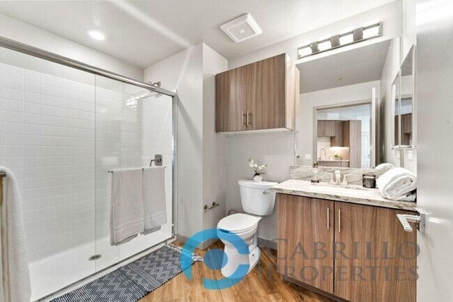 Building Photo - 3093 Broadway