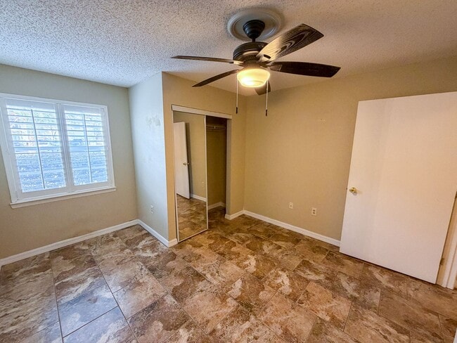 Building Photo - Windsor Park #311