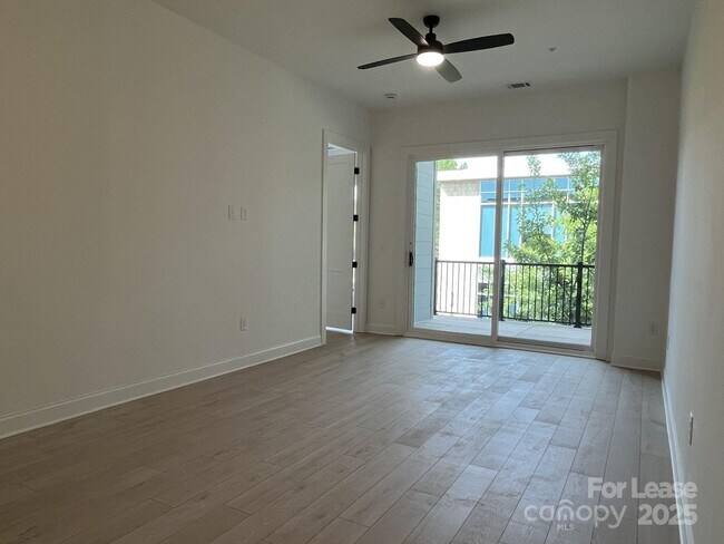 Building Photo - 19546 Greentree Way