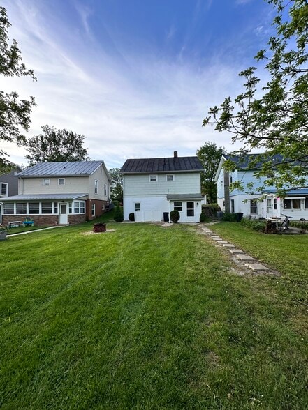 Building Photo - 337 W High St