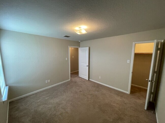 Building Photo - COMING SOON! Spacious 3-Bedroom Home for Lease in Luckey Ranch off I-90 near Loop 1604