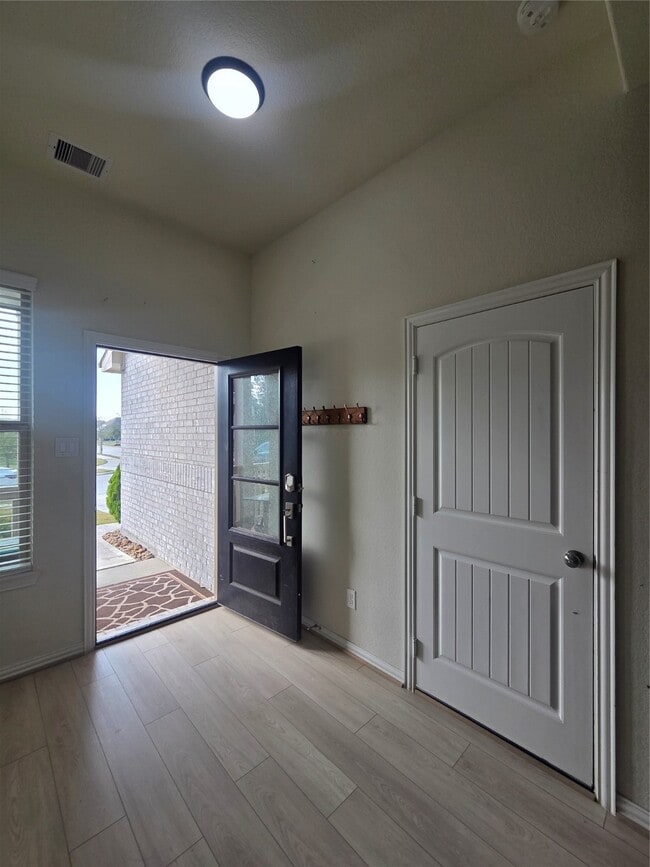 Building Photo - 28137 Aspen Horizon Dr