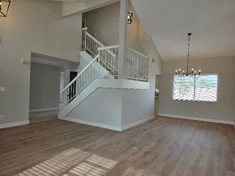 Building Photo - 1834 Escondido Terrace