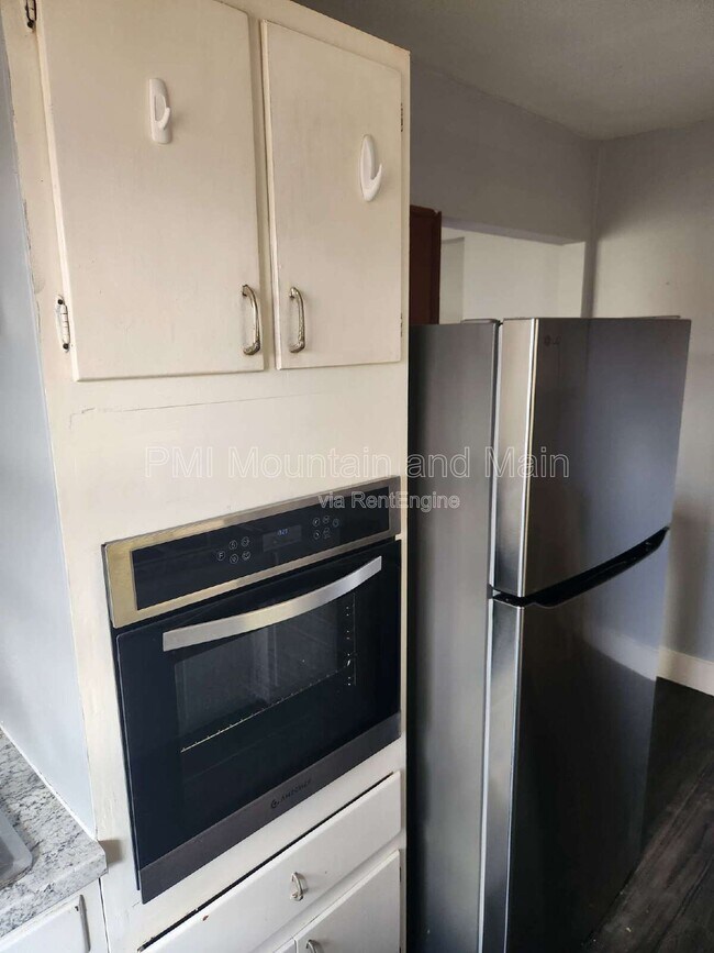 Building Photo - 16 Belvedere Rd