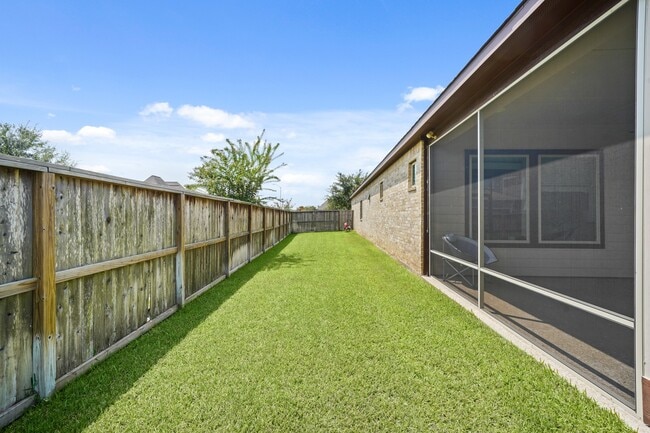 Building Photo - 6002 Daggerwing Wy